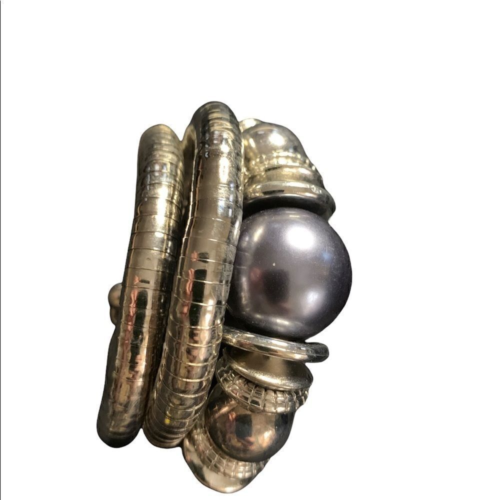 Gray pearl and silvertone coil bracelet - Picture 4 of 4
